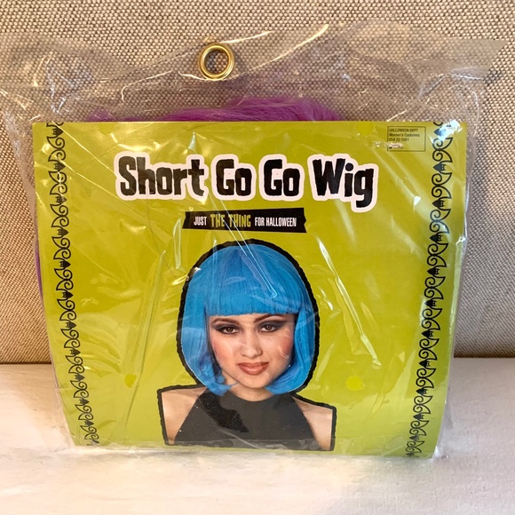 Short Go Go Wig Purple - NEW - Picture 1 of 4